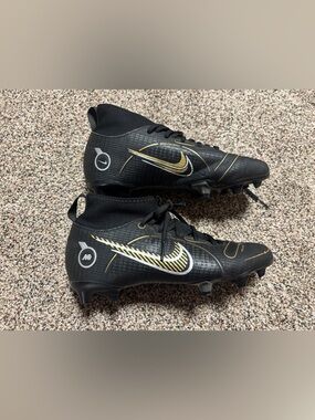 Nike Cleats Youth Black Metallic Gold Mercurial Superfly 8 Size 4.5